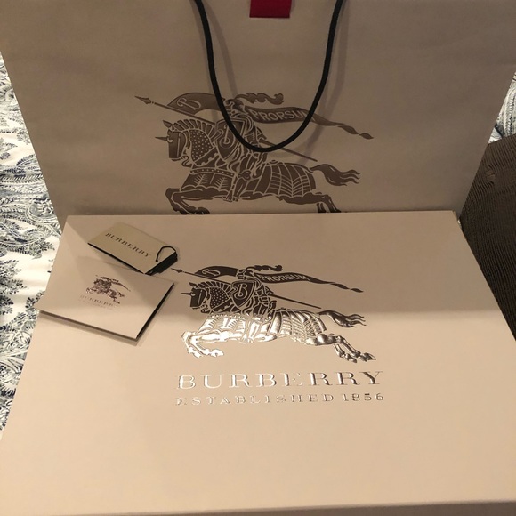 Burberry Bag - Picture 7 of 8